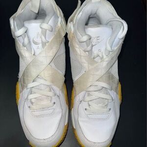 Nike Air Raid 'White Gum Light Brown' Size 9.5